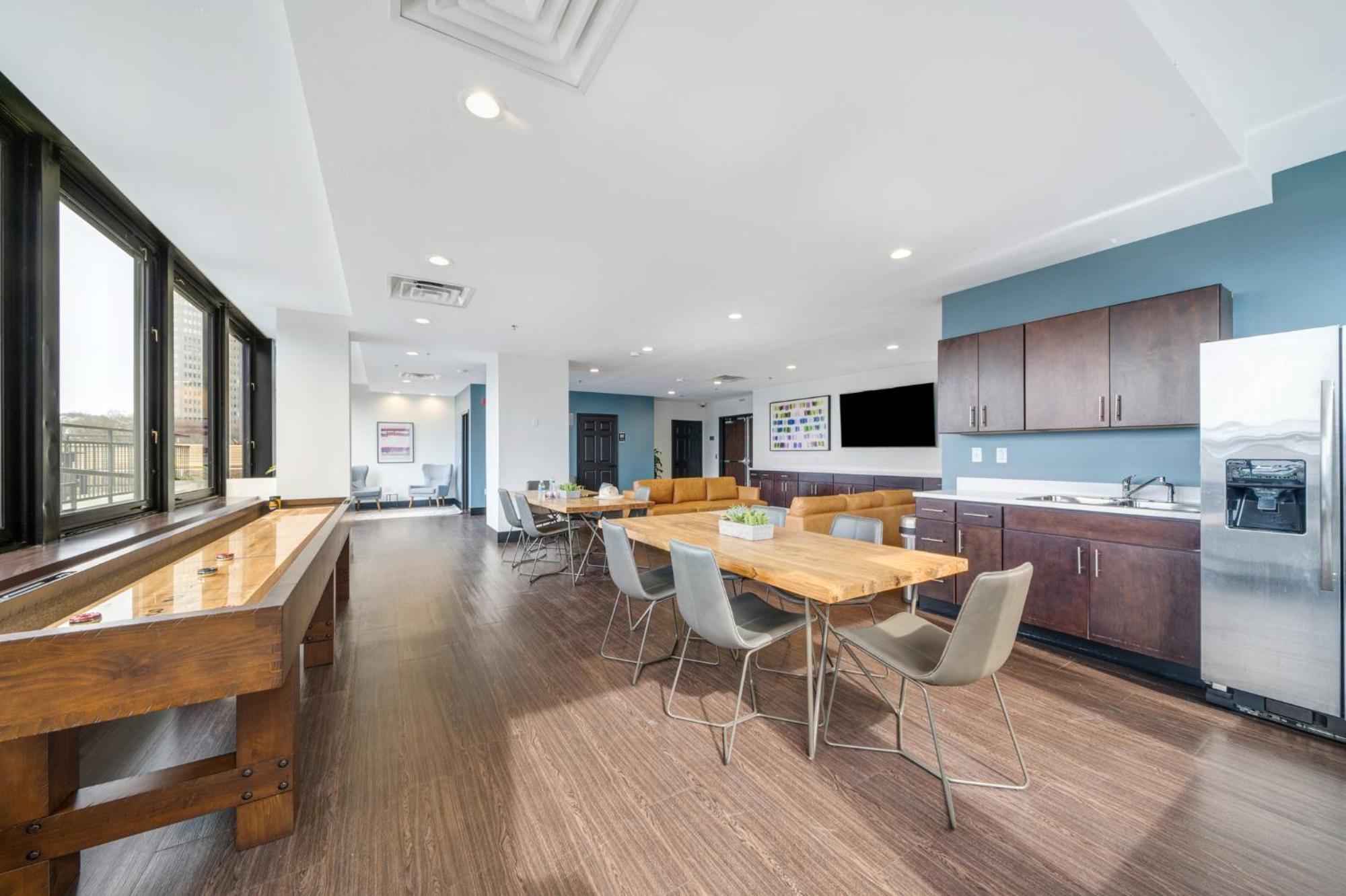 Apartamento Vibrant Luxury Prime Location 24-7 Onsite Parking Gym Lounge *